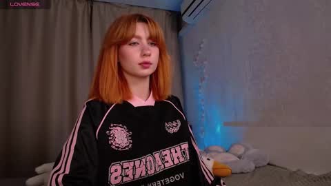 Snapshot of evaa_moonn_ chatting on November 30, 2025, 1:59 pm Eva online show from November 30, 2025, 1:59 pm