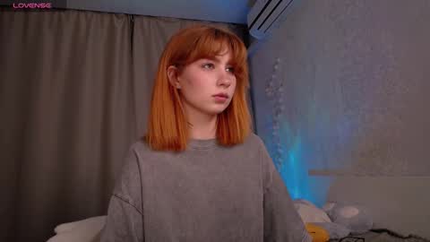 Snapshot of evaa_moonn_ chatting on December 5, 2025, 7:54 pm Eva online show from December 5, 2025, 7:54 pm