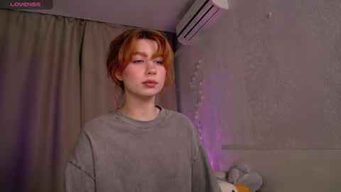 Snapshot of evaa_moonn_ chatting on December 16, 2025, 6:51 am Eva online show from December 16, 2025, 6:51 am