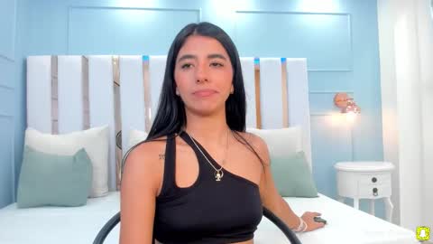 Snapshot of evaa_rose_ chatting on December 4, 2025, 9:56 pm Eva online show from December 4, 2025, 9:56 pm