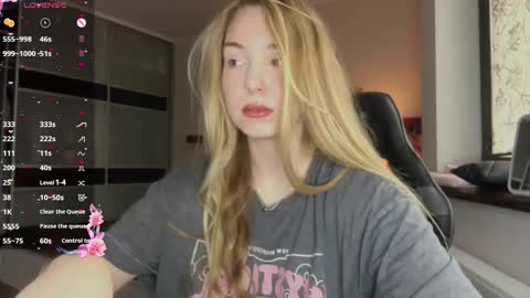 evacarter1 online show from October 21, 2025, 7:53 am