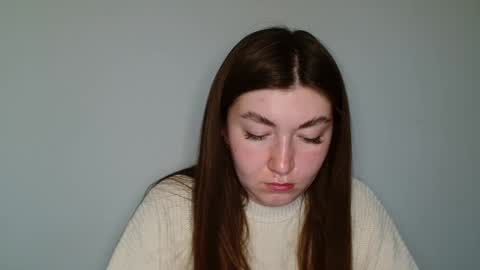 Snapshot of evachaturbatte chatting on April 28, 2026, 4:39 am Evachaturbatte online show from April 28, 2026, 4:39 am