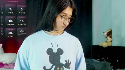 Snapshot of evah_lee chatting on December 22, 2025, 4:09 am Evah Lee online show from December 22, 2025, 4:09 am