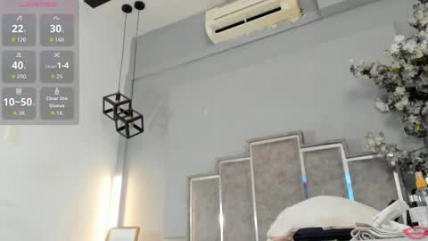 evahalston online show from April 18, 2026, 12:42 pm