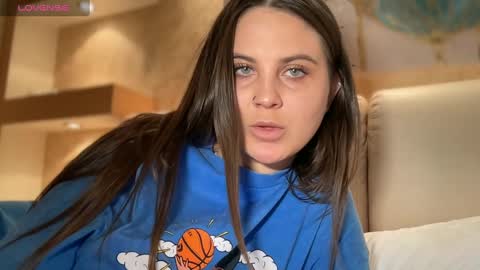Snapshot of evahazardd chatting on February 5, 2025, 8:04 pm EvaHazard online show from February 5, 2025, 8:04 pm