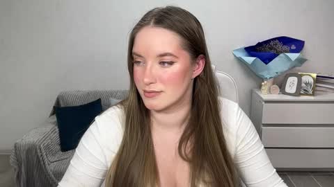 Snapshot of evajuly chatting on November 16, 2025, 6:02 pm Eva online show from November 16, 2025, 6:02 pm