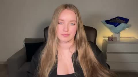 Snapshot of evajuly chatting on June 14, 2026, 8:22 pm Eva online show from June 14, 2026, 8:22 pm