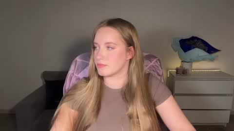 Snapshot of evajuly chatting on July 13, 2026, 9:06 pm Eva online show from July 13, 2026, 9:06 pm