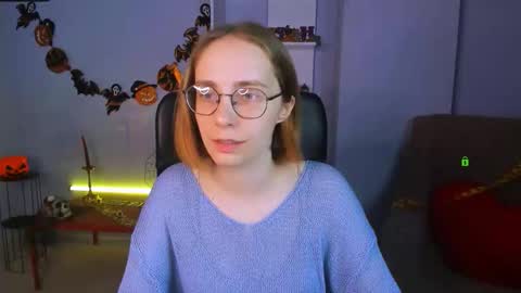 evalora online show from October 26, 2025, 6:52 am