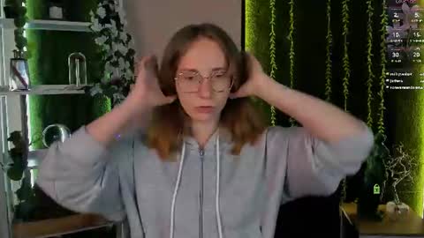 Snapshot of evalora_vei chatting on July 19, 2026, 7:17 pm evalora online show from July 19, 2026, 7:17 pm