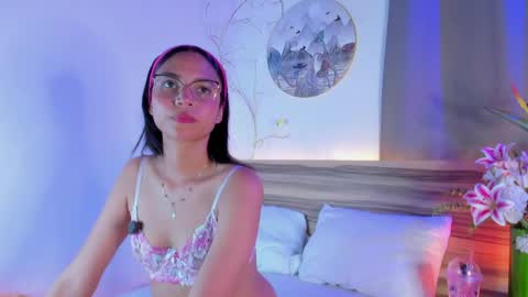Snapshot of evalune_ chatting on May 6, 2026, 9:09 pm . online show from May 6, 2026, 9:09 pm