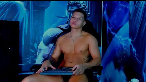 EVAN GREY online show from December 1, 2024, 10:32 pm