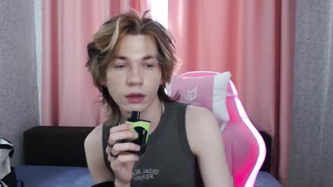 Snapshot of evan_reinhart chatting on September 26, 2025, 8:40 am evan_reinhart online show from September 26, 2025, 8:40 am