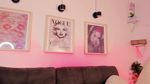 Snapshot of evan_voss chatting on November 22, 2025, 1:32 pm Evan voss help me get 200 likesindependent model online show from November 22, 2025, 1:32 pm