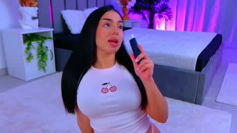 Snapshot of evanew_ chatting on April 23, 2026, 5:26 pm Eva online show from April 23, 2026, 5:26 pm