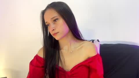 Snapshot of evangeline_76 chatting on July 7, 2026, 6:47 am Evangeline online show from July 7, 2026, 6:47 am