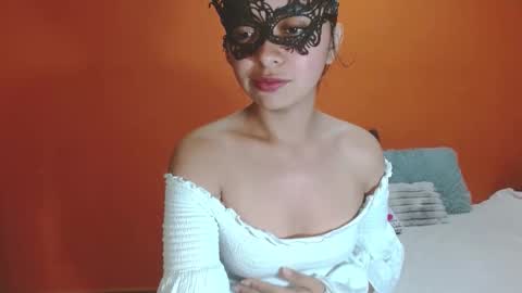 evangelinne_01 online show from November 16, 2025, 3:01 am