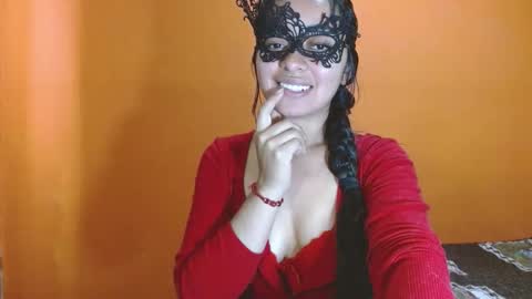 evangelinne_01 online show from November 24, 2025, 3:56 pm