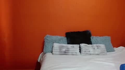 evangelinne_01 online show from December 18, 2025, 12:00 pm