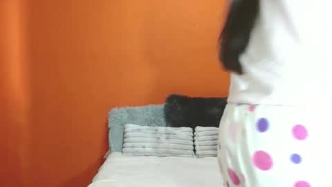 evangelinne_01 online show from February 4, 2026, 12:00 pm