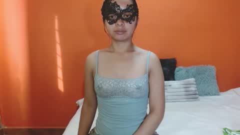 evangelinne_01 online show from February 7, 2026, 1:26 pm