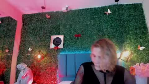 Snapshot of evangelyne_rose chatting on March 16, 2026, 7:29 pm Evangelyne online show from March 16, 2026, 7:29 pm