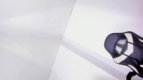 Snapshot of evanllelyne chatting on February 25, 2026, 12:04 pm evanllelyne online show from February 25, 2026, 12:04 pm