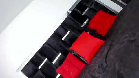 Snapshot of evanllelyne chatting on February 28, 2026, 7:37 pm evanllelyne online show from February 28, 2026, 7:37 pm