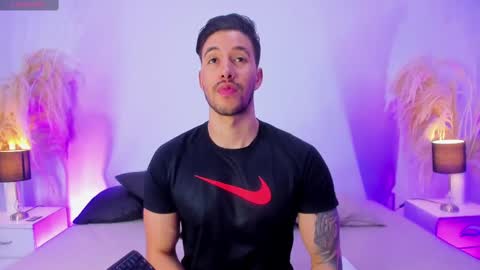 E V A N S online show from October 7, 2025, 8:39 pm