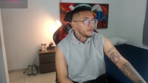 Snapshot of evanvelvet chatting on February 3, 2026, 1:15 am online show from February 3, 2026, 1:15 am