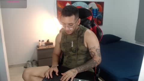 Snapshot of evanvelvet chatting on February 4, 2026, 1:22 am online show from February 4, 2026, 1:22 am