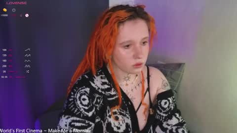 Snapshot of evaredmooon chatting on September 25, 2025, 10:52 am Moon online show from September 25, 2025, 10:52 am