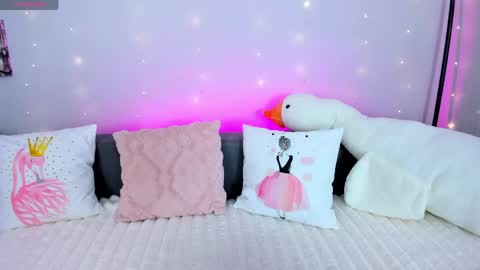 Adelina online show from April 2, 2026, 4:43 am