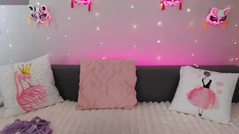 Adelina online show from June 11, 2026, 4:54 am