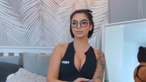 evareyss online show from December 29, 2024, 6:27 pm