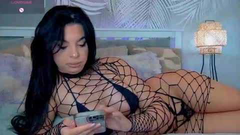 evareyss online show from October 15, 2025, 10:26 am