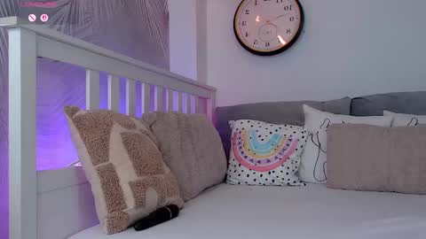 evareyss online show from April 16, 2026, 12:50 pm