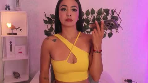 Snapshot of evaritz__ chatting on March 24, 2026, 10:15 pm EVARITZ online show from March 24, 2026, 10:15 pm