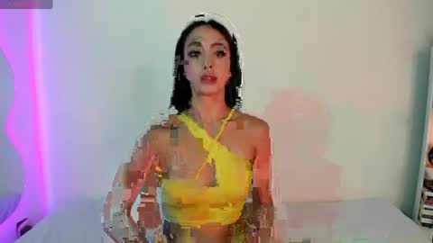 Snapshot of evaritz__ chatting on April 18, 2026, 2:43 pm EVARITZ online show from April 18, 2026, 2:43 pm