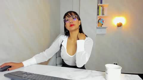 Snapshot of evarmirezz chatting on May 21, 2026, 12:23 pm Eva Rmirezz online show from May 21, 2026, 12:23 pm