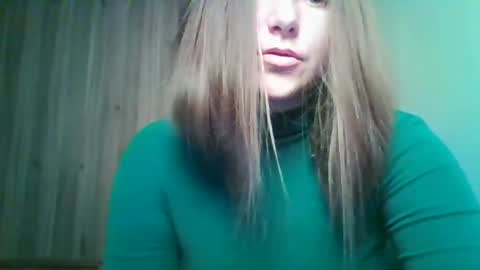 evasapples2026 online show from June 2, 2026, 3:47 pm