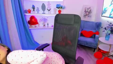 Snapshot of evasarazardje chatting on February 13, 2026, 7:43 pm evasarazardje online show from February 13, 2026, 7:43 pm