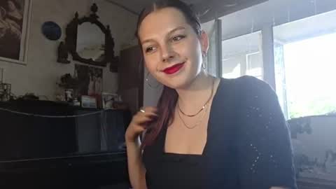 Snapshot of evashinee_ chatting on July 1, 2026, 12:51 pm evashinee_ online show from July 1, 2026, 12:51 pm