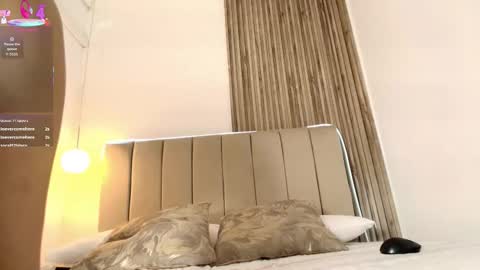 Snapshot of evasinclaiir chatting on March 2, 2026, 8:37 pm evasinclaiir online show from March 2, 2026, 8:37 pm