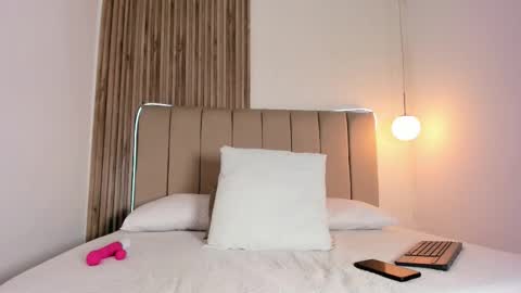 Snapshot of evasinclaiir chatting on March 14, 2026, 8:14 pm evasinclaiir online show from March 14, 2026, 8:14 pm