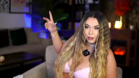 Eva online show from November 22, 2025, 12:37 pm