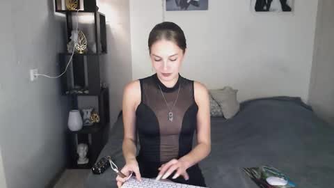 Eva online show from September 17, 2025, 4:36 am