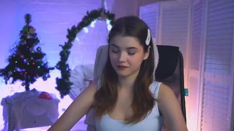 Snapshot of evathopson chatting on December 25, 2024, 8:18 am Eva next stream - - 1600 UTC2000 online show from December 25, 2024, 8:18 am