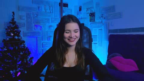 Snapshot of evathopson chatting on December 26, 2024, 12:05 pm Eva next stream - - 1600 UTC2000 online show from December 26, 2024, 12:05 pm