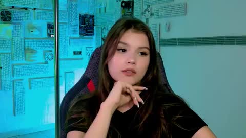 Snapshot of evathopson chatting on September 26, 2025, 12:09 pm Eva next stream - - 1600 UTC2000 online show from September 26, 2025, 12:09 pm